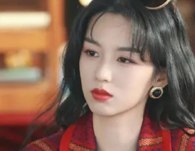 果然不红是有原因的， 不信你看周也， 她明明颜值爆表，资源过硬，可偏偏输在观众缘