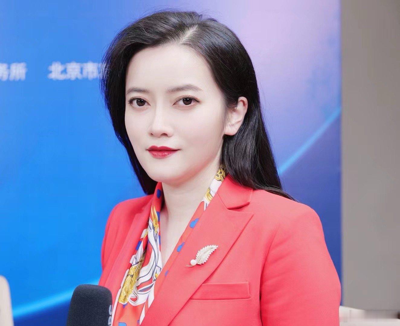 五年，变化大吗[尴尬]？上海和北京的化妆师，有哪些审美不同？图一2021年冬，在
