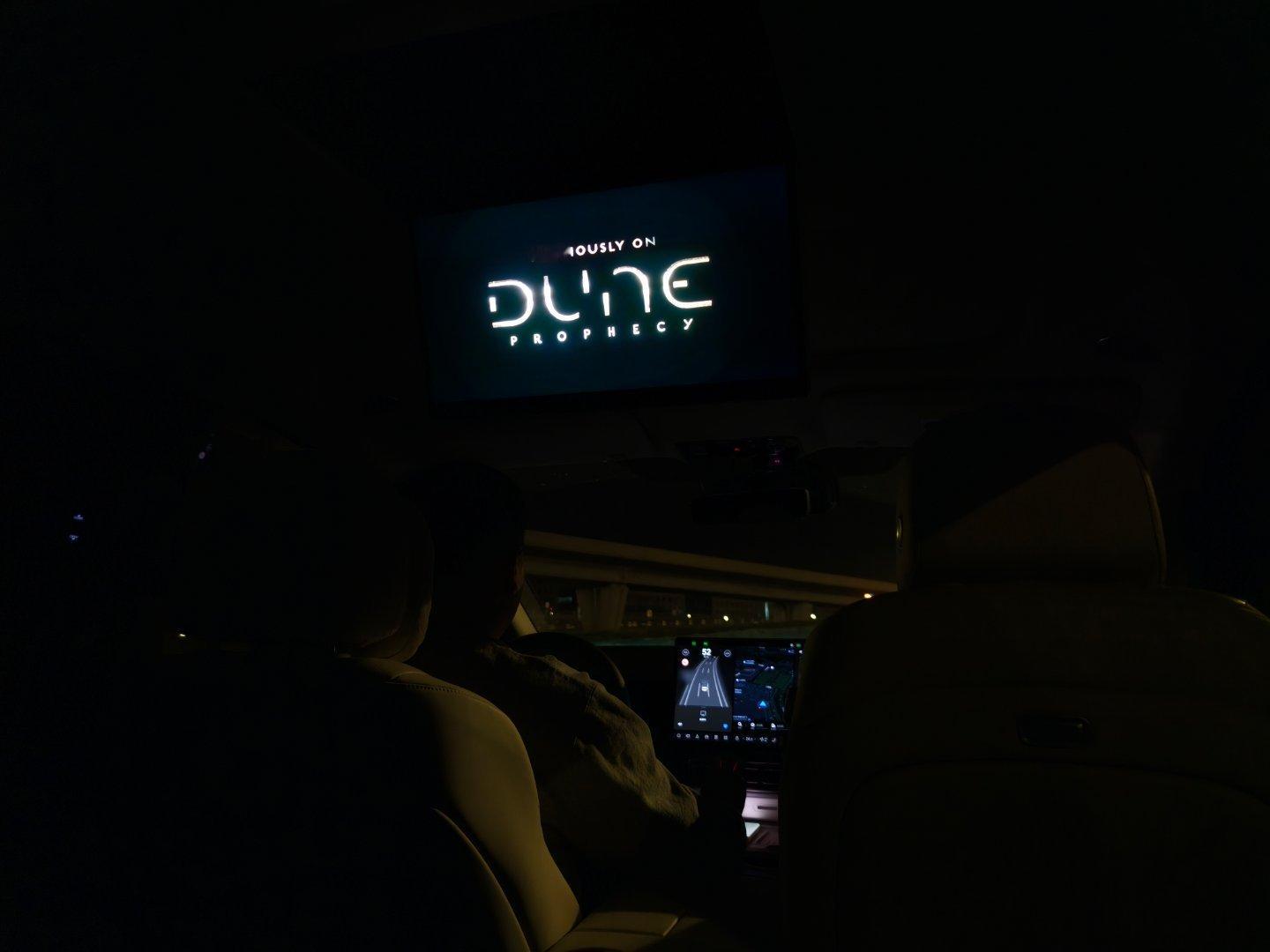 下了飞机就要开始看新一集 DUNE！！！ 