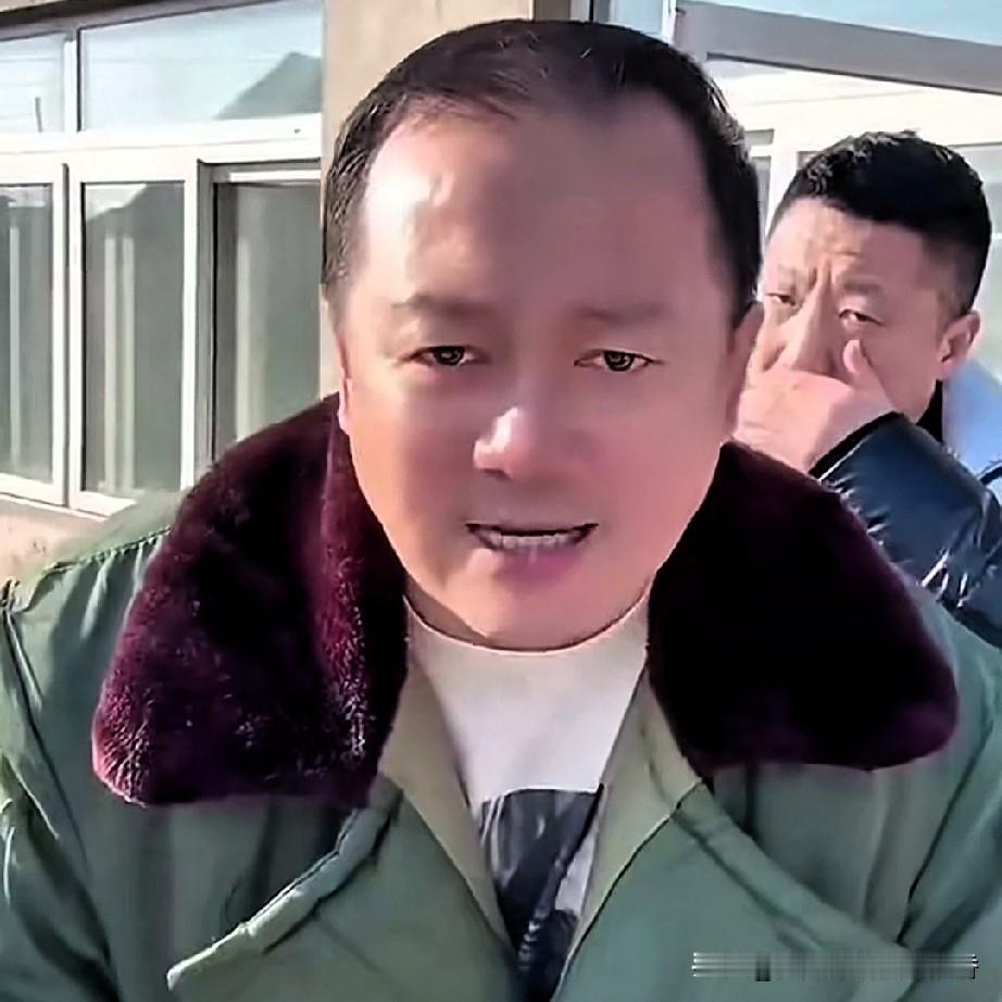 谢广坤在直播间大打感情牌，他是这么说的:“谢广坤是我师父给我的，要不我说现在我挺