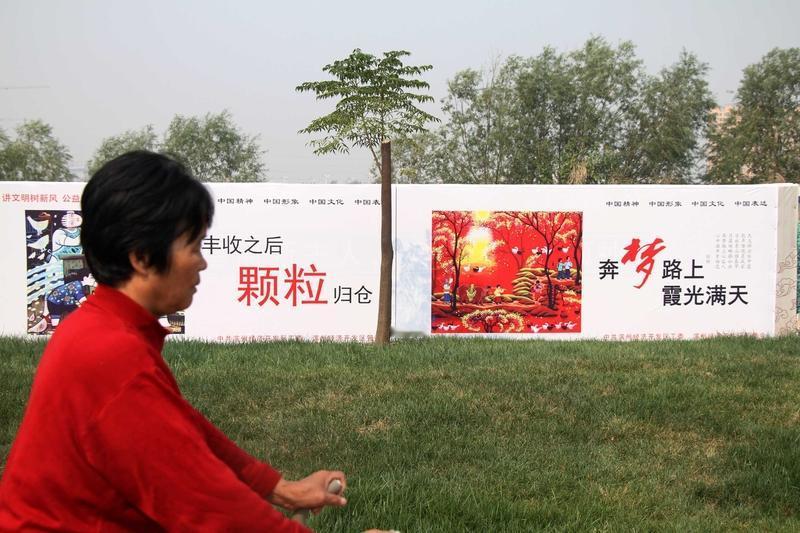 小时候看公益广告，觉得里面的温情场景特别美好，没想到如今竟照进了现实。
在山东济