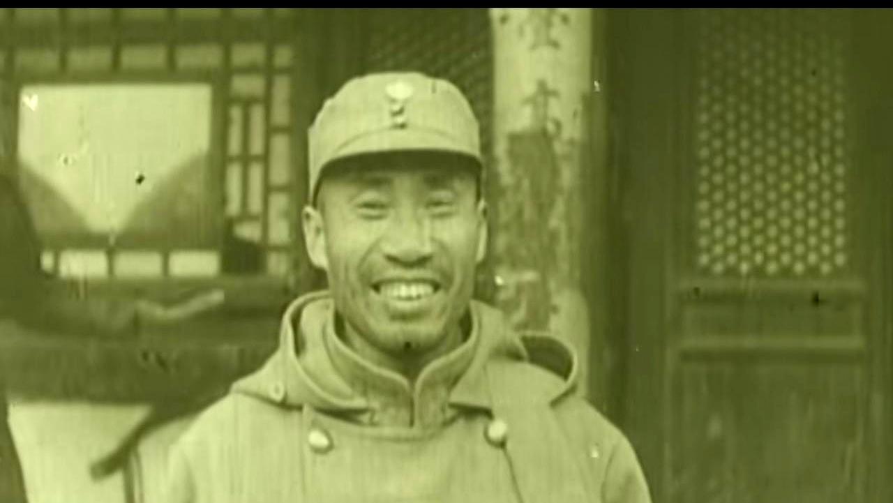 这是八路军刚刚成立朱老总的真实容貌。
 

我一直把电视剧里那些英俊的面孔记在心