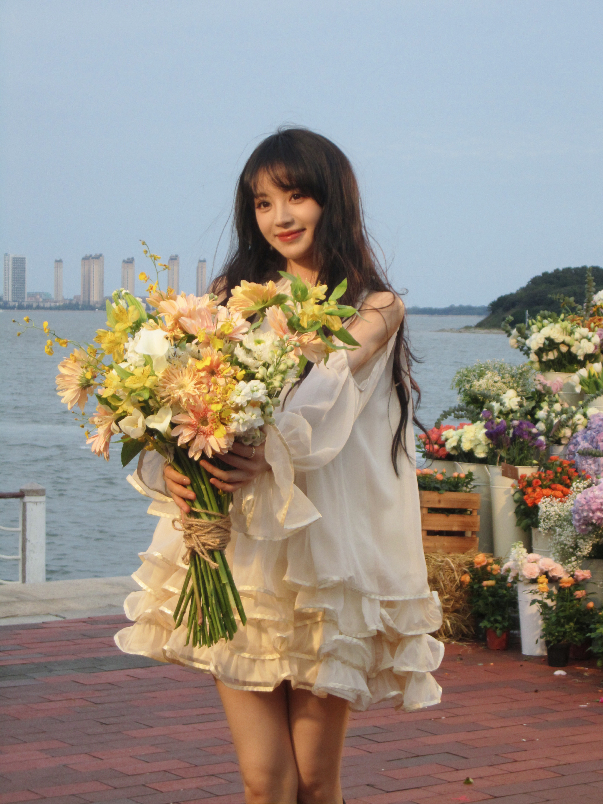 田曦薇 花神 比花更美的是薇薇对我眼睛很好的一组照片，好养眼哦，感觉整个世界都明