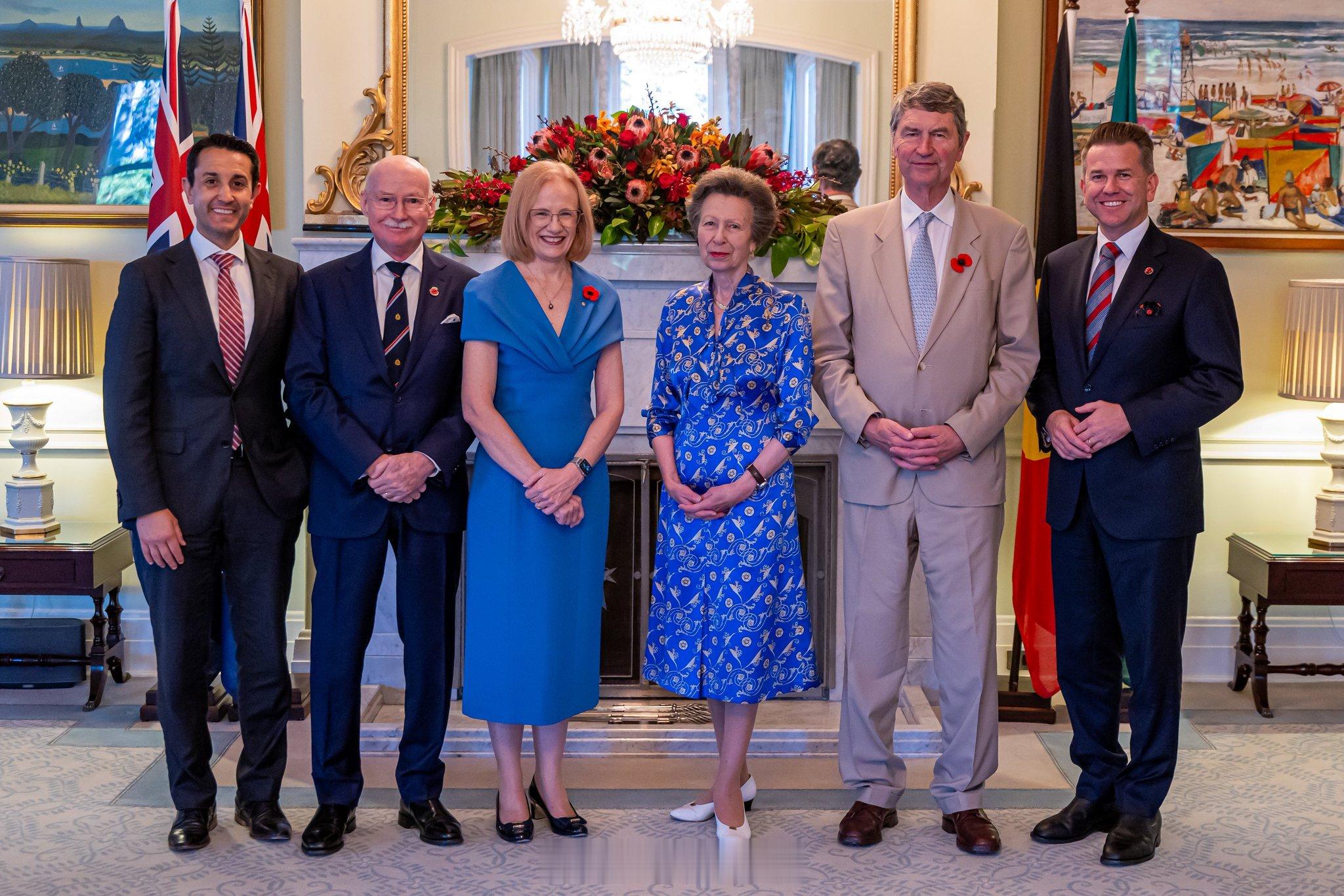 2025年11月11日，安妮长公主和蒂莫西劳伦斯爵士在澳大利亚布里斯班的政府大楼