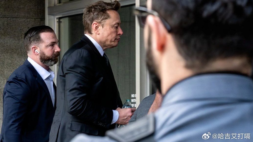 凤凰新闻【输了官司不爽 马斯克嘲讽84岁法官：穿成这样我怎能获公正审判】马斯克常