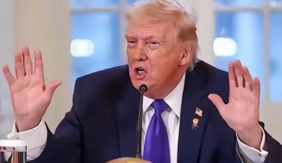 林肯号航母终于瞒不住了！

美国那艘林肯号航母，在海上漂了259天，藏不住了。