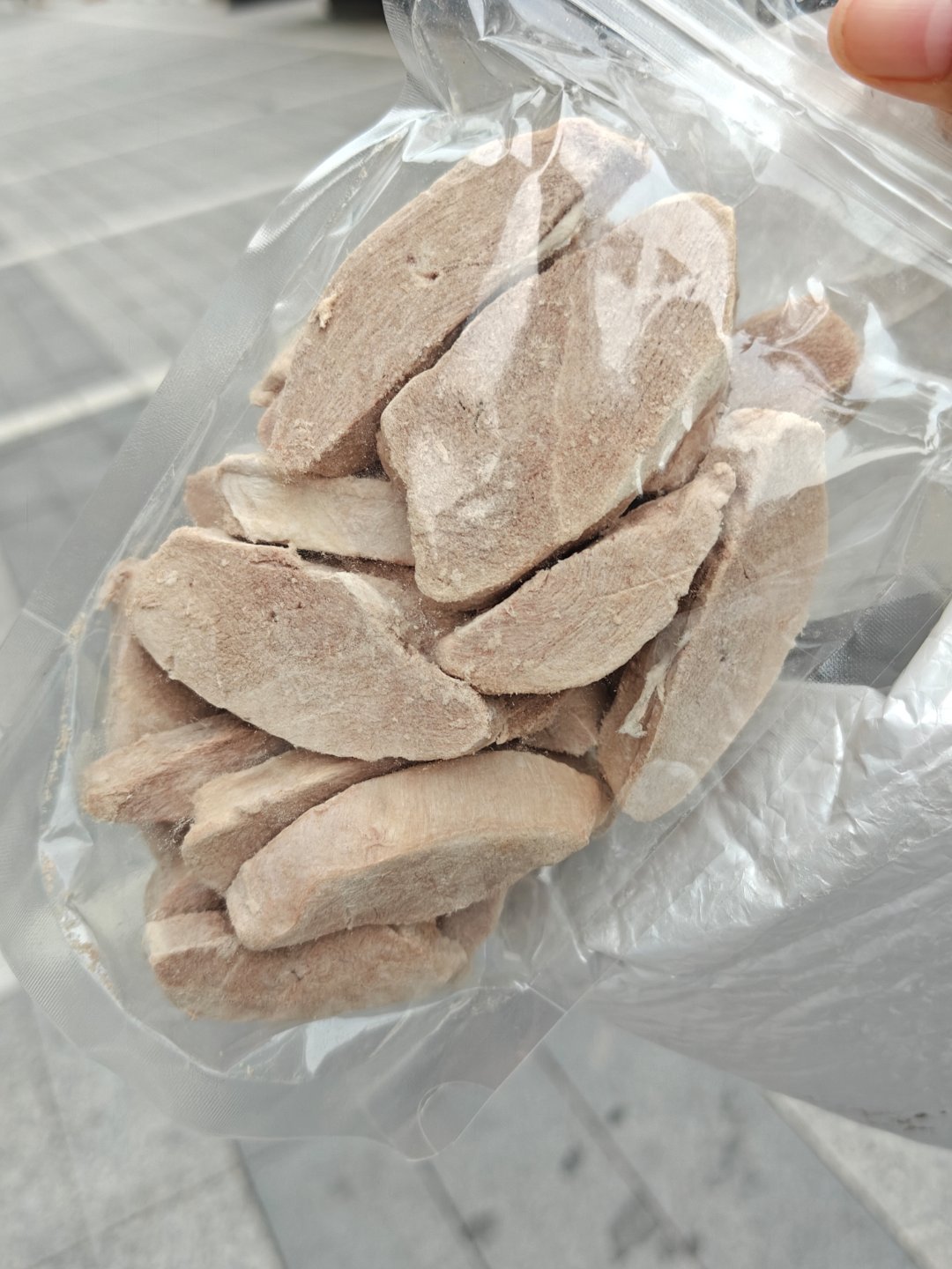 也不知道我的猫咪吃不吃这个。希望不白买喵星人