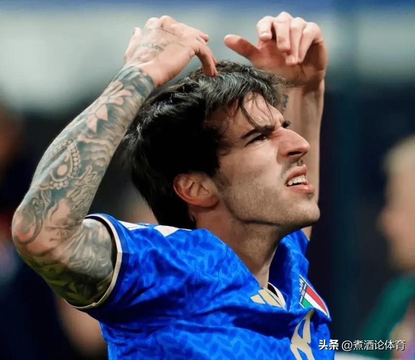 世界杯欧洲区附加赛半决赛，意大利主场2-0击败北爱尔兰。能明显看出托纳利确实高出