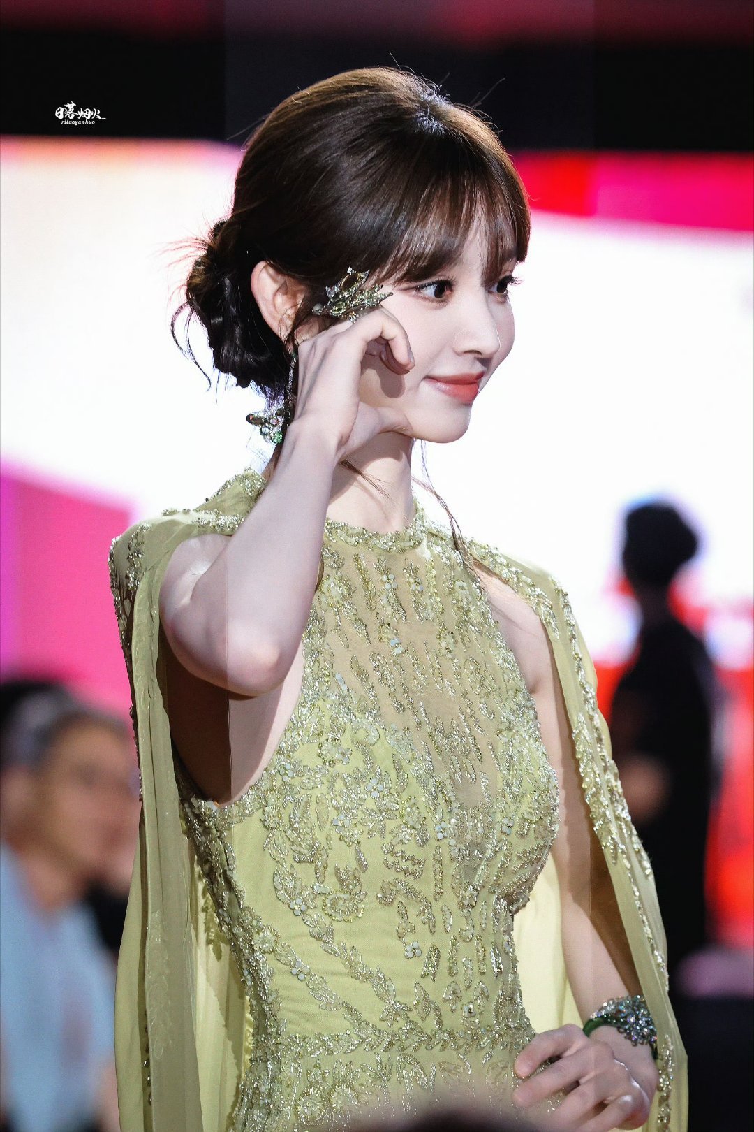 田曦薇好一朵蓝色妖姬非常震撼的美貌 