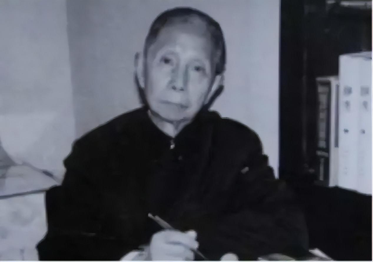 1955年，蒋介石女婿陆久之获刑15年，他的妻子蒋瑶光求到了周总理面前，周总理说