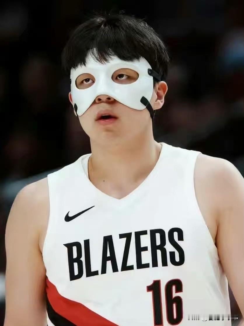 杨瀚森升级为可出战状态开拓者官方已官宣杨瀚森升级可出战，今天对阵勇士有复出机会，