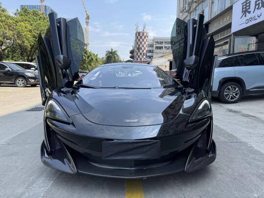 19年迈凯轮600lt