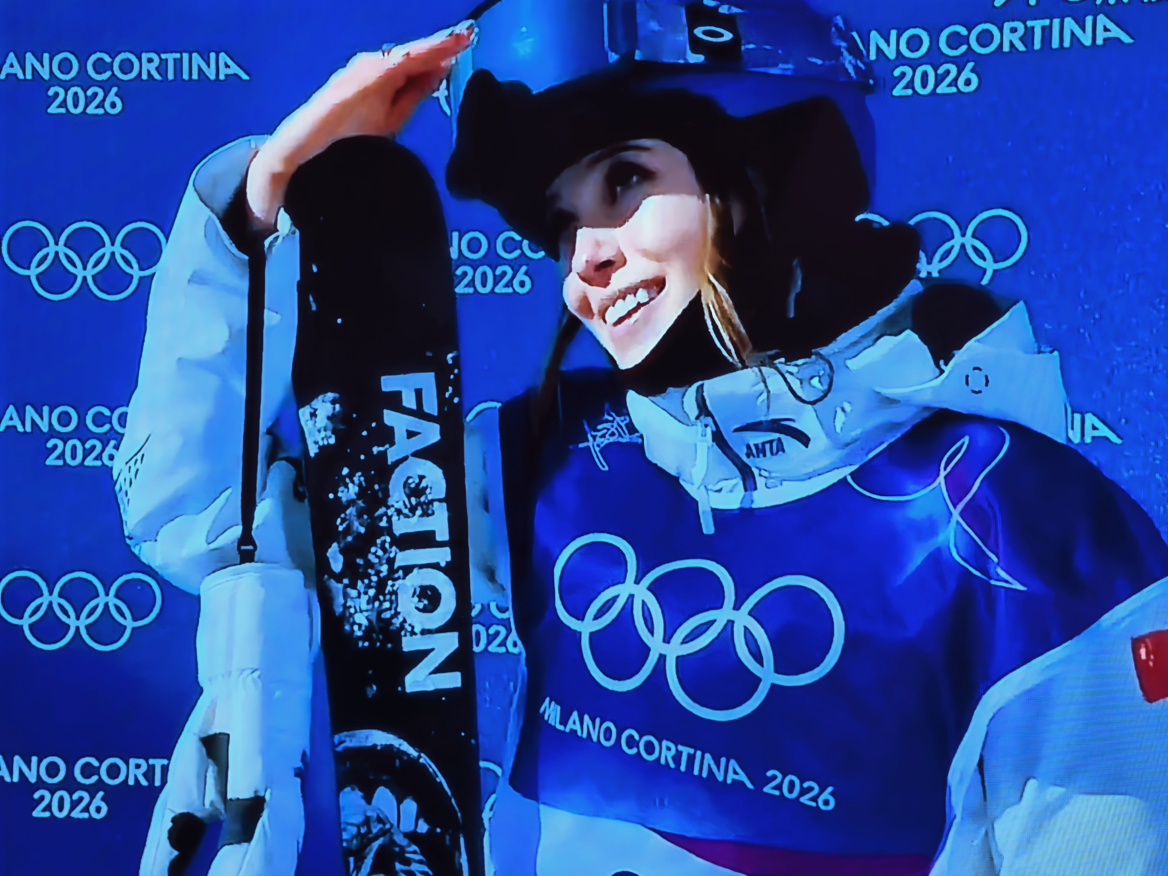 女子U型场地决赛 目前94分排名第一，这一跳非常丝滑，加油谷爱凌！ 谷爱凌第二滑