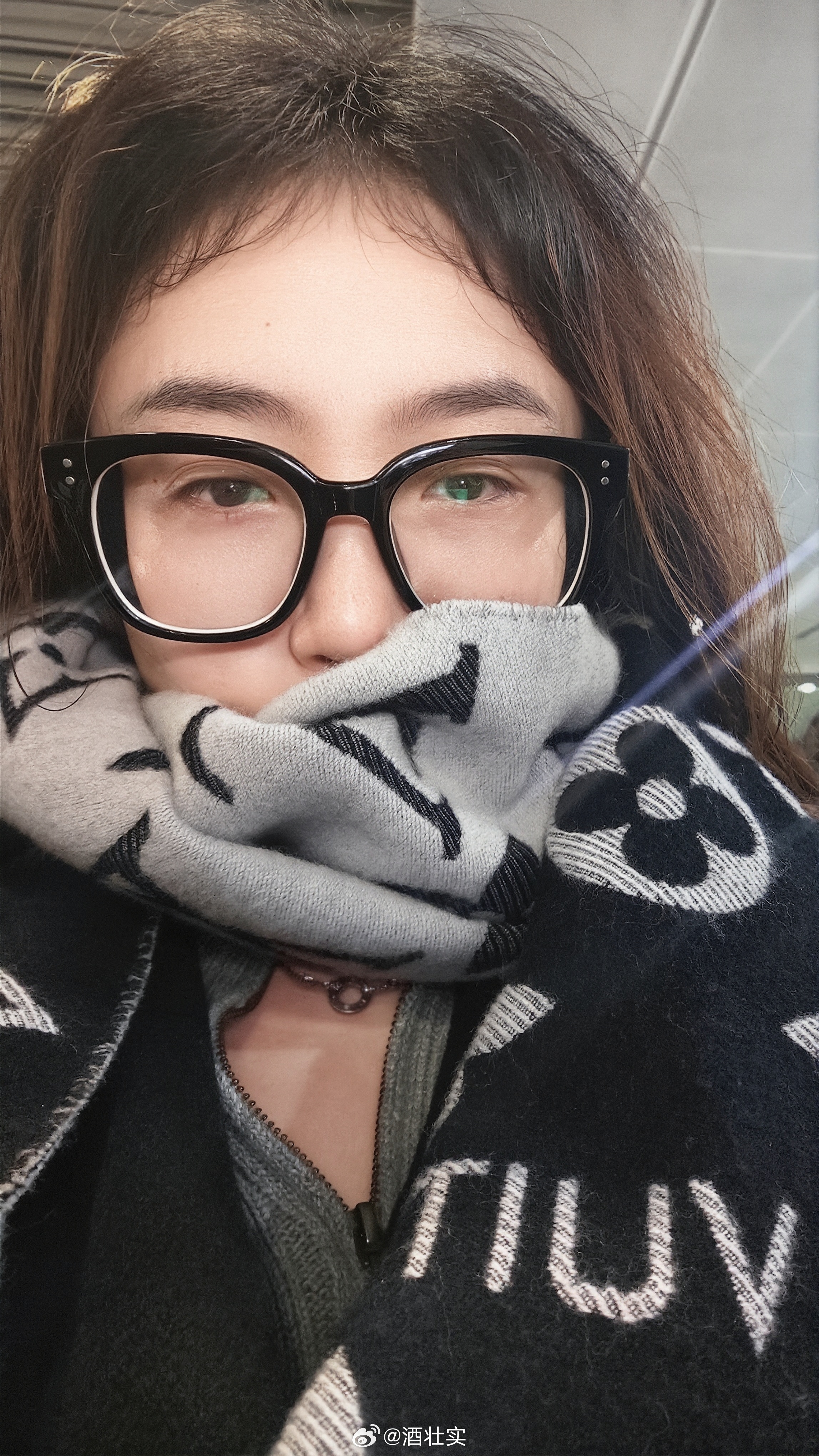 早ﾉ☀在登机口候机已经快睡过去了 