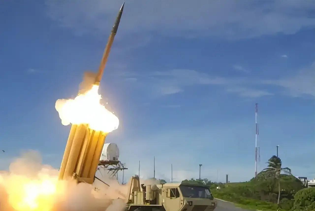 很多人关心萨德，是因为它当年就摆在我们家门口，一度让东北亚局势变得很紧张。如今美