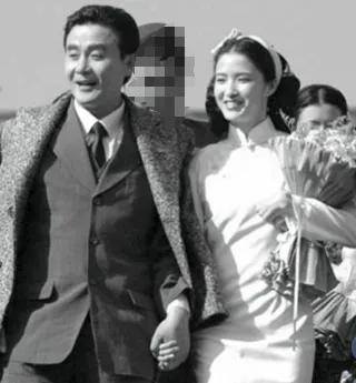1945年，被关押6年的赵丹出狱，他满心欢喜的找到妻子后，却发现妻子挺着大肚子，