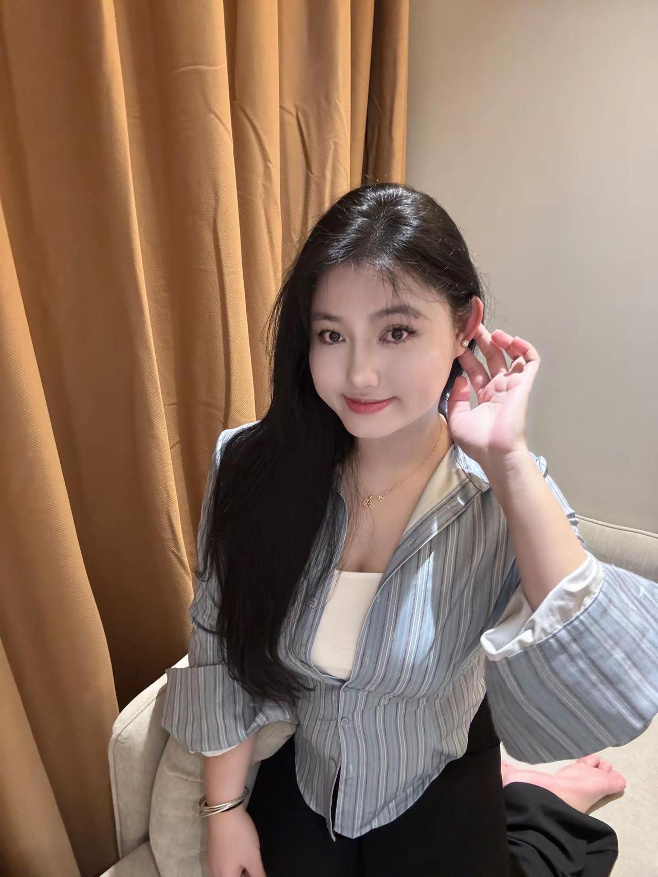 今年好好干 争取买条碎花裙，也感受一下polo衫的深情…