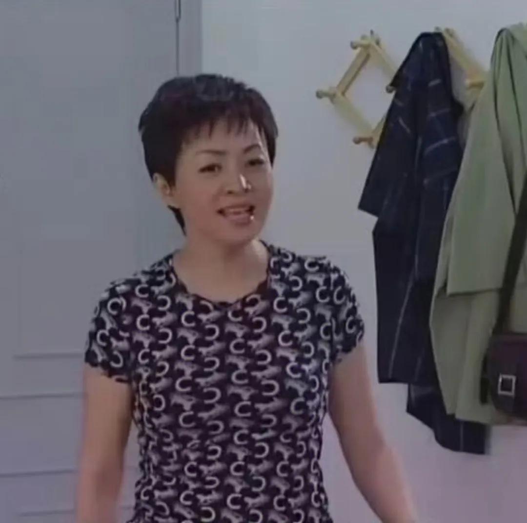 真羡慕宋丹丹老师20年前就穿celine了，更羡慕她还能穿下20年前的衣服身材保