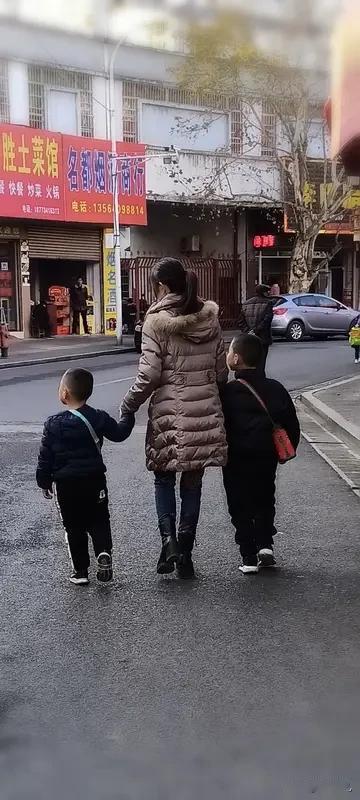 长期不搭理和冷暴力婚姻另一半，晚年会有这三种迹象，很多家庭已经踩坑。
 
不少人