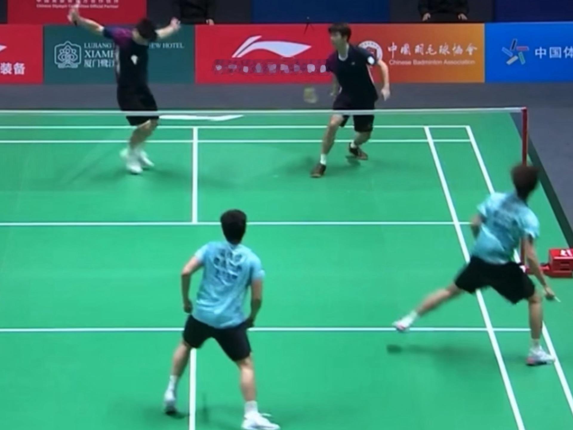 小哥宝围观老邦子cxj大玩艾斯安姆 