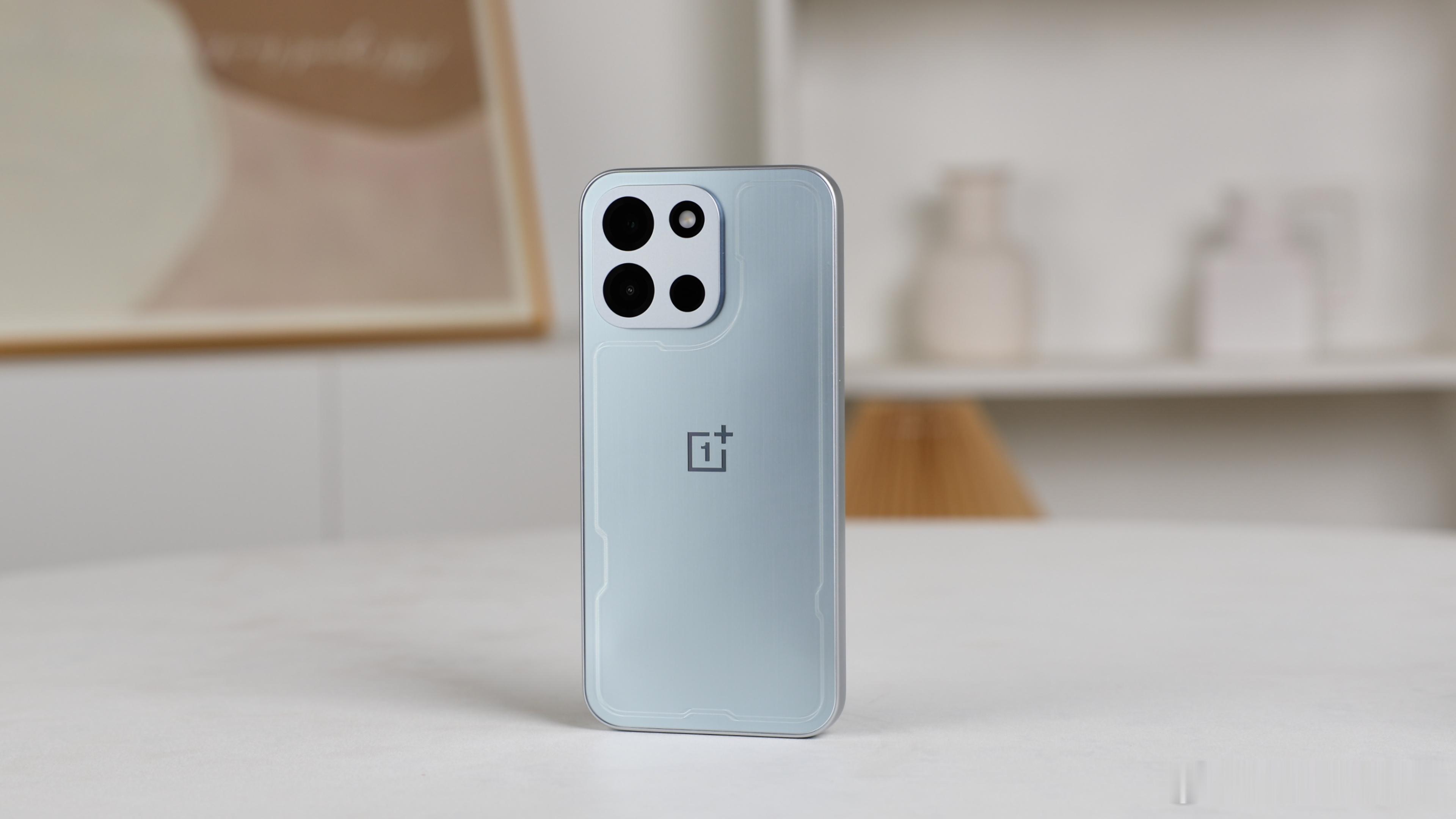 一加 Turbo 6 上手的感觉是真不错呀。 直接戳中所有痛点 ，说它重新定义中