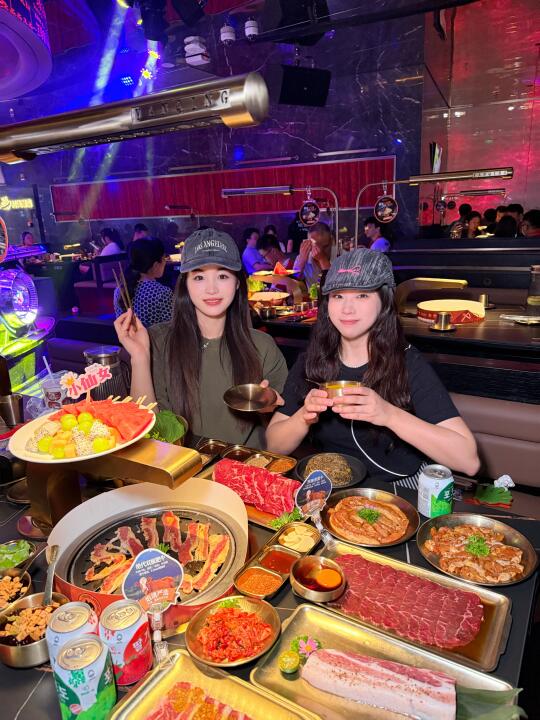 柳州！！首家能洗头听歌打碟赛博风烤肉店🪩