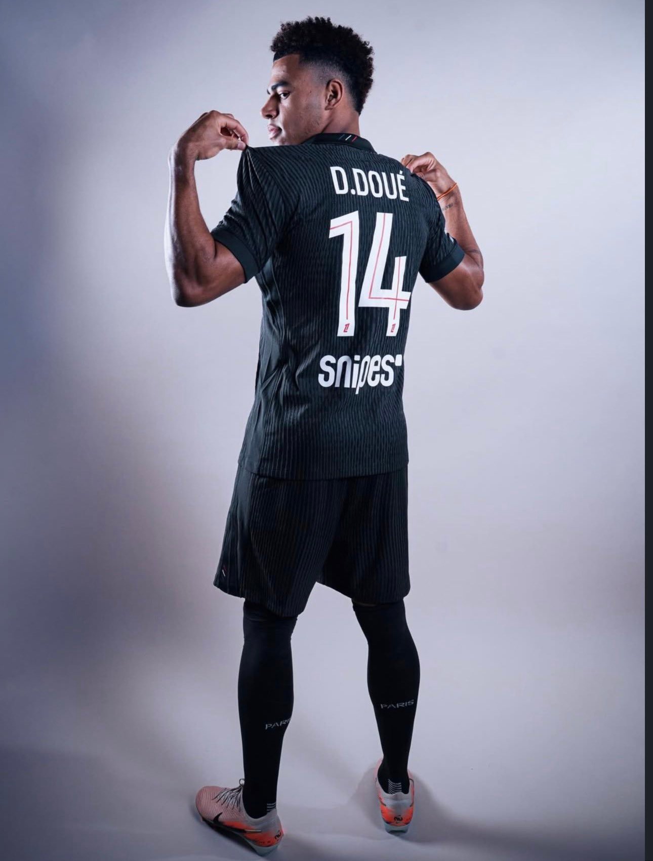 法国球迷俱乐部  🚨🎙️ | 杜埃对荣获 2025 年金童奖发表评论：“金童