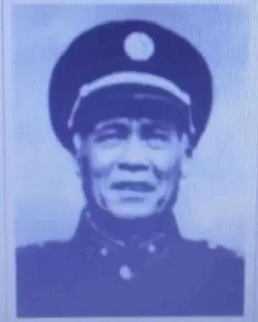 19岁警卫员护卫毛主席走完长征，后来再见面时伟人说：官不小嘛。1934年，红军开