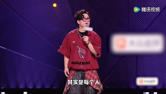 爸爸抠门30年给儿子抠出三室一厅 这也是多少家庭父母的缩影，一辈子只为了一套房脱