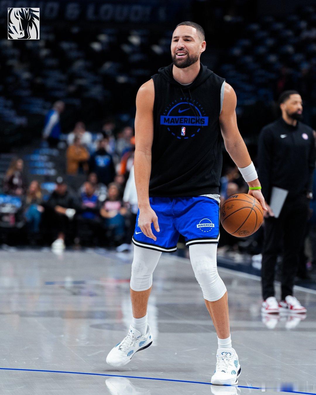 MFFL 伤病报告：常规赛第28场vs活塞。戴维斯（左小腿挫伤）出战。马绍尔（生