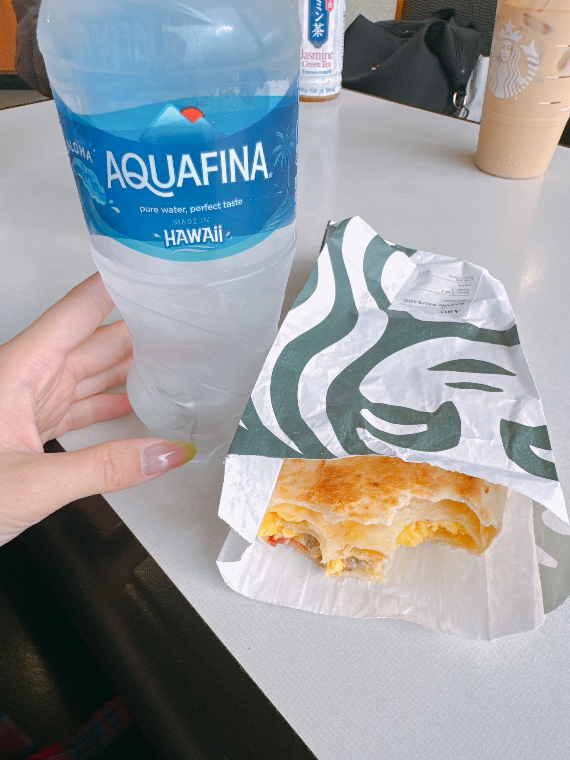 我这个中国胃真的吃不了外国的breakfast次次吃次次吐这次也不例外怀疑国外的