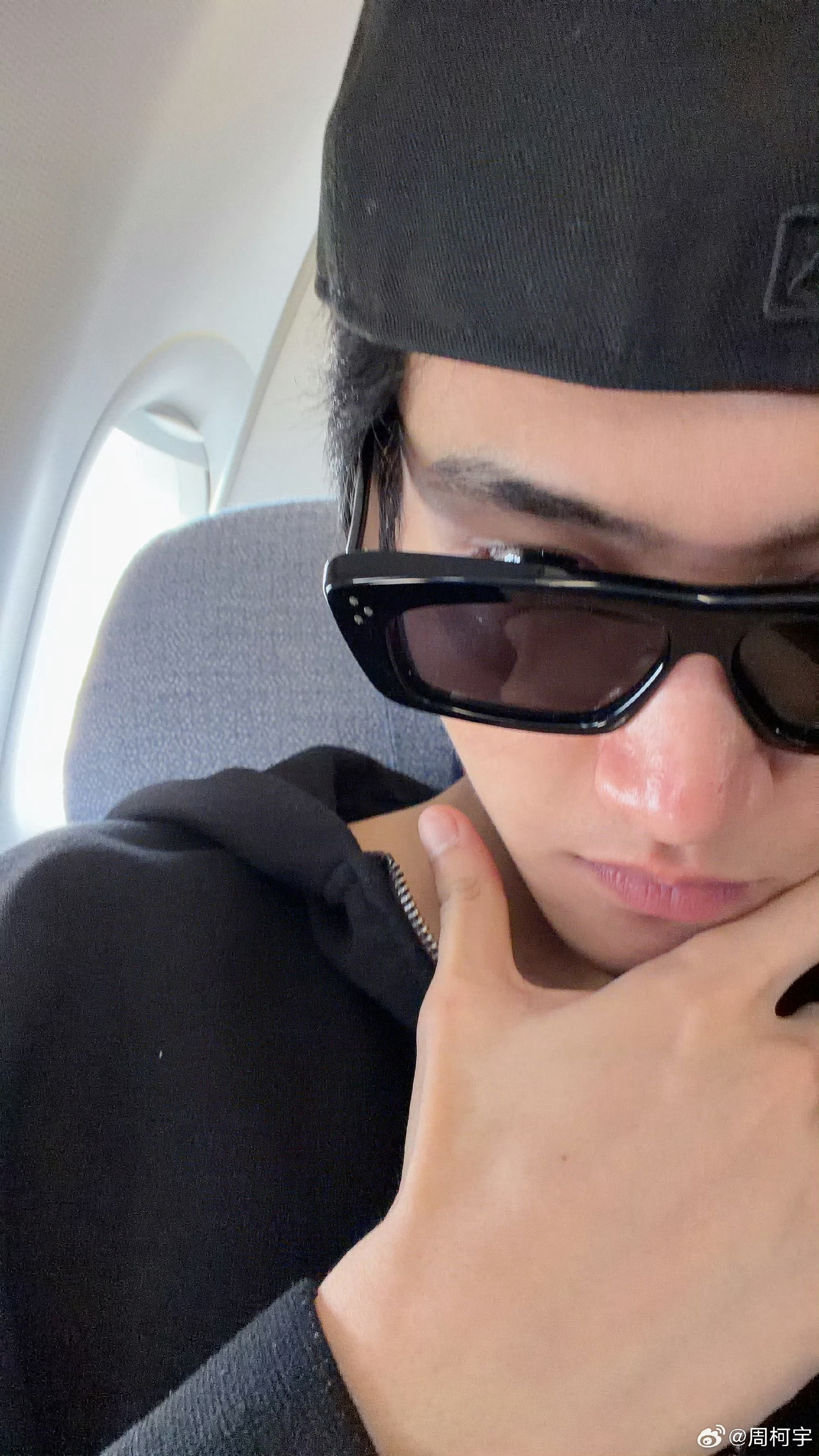 周柯宇追星成功吴彦祖周柯宇出发录制风华合伙人即将追星成功吴彦祖追星这一块拿捏了?