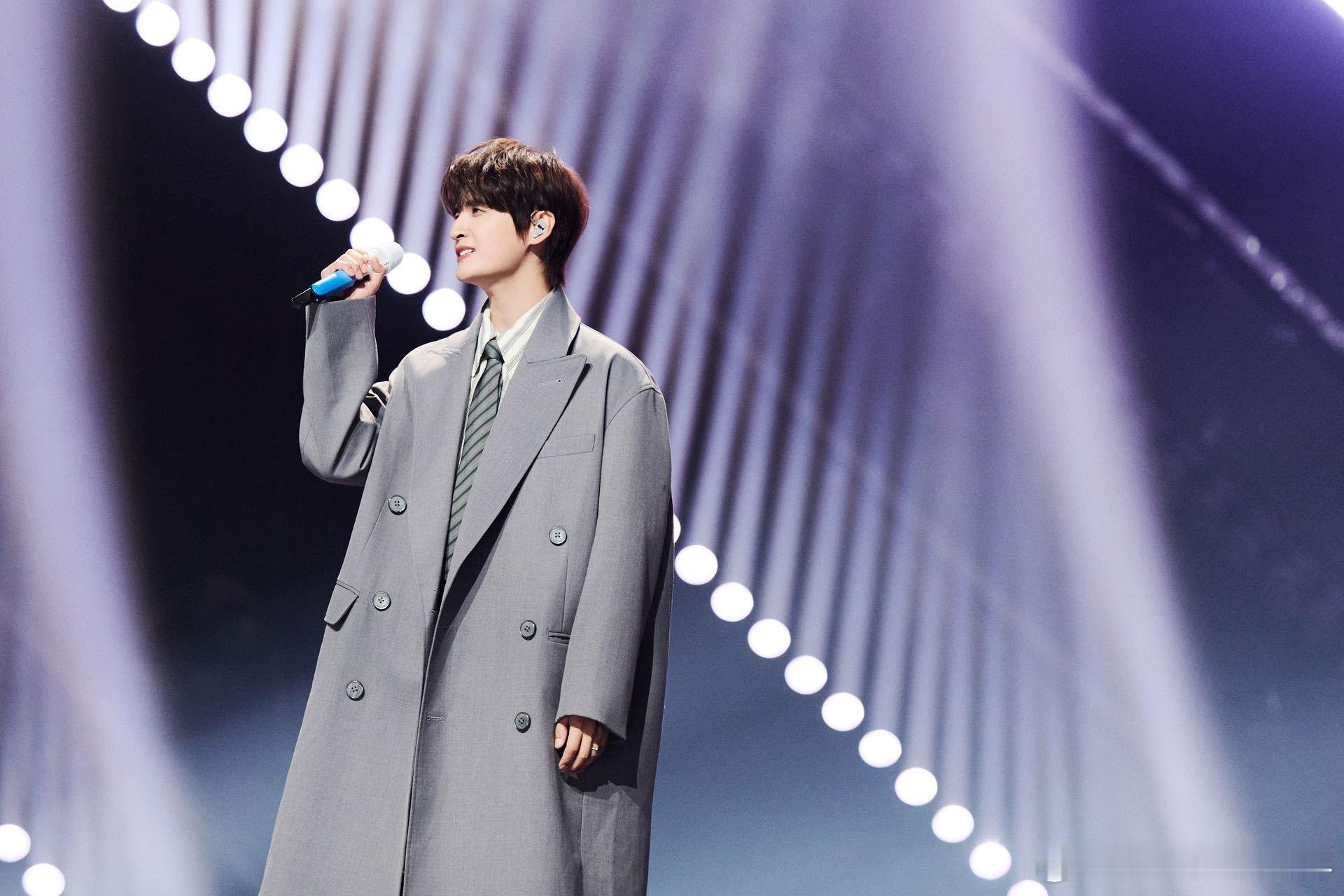 张远我也不小了也经历过一些 听唱《等等等等》，就像在翻一本旧相册，每一句歌词都是