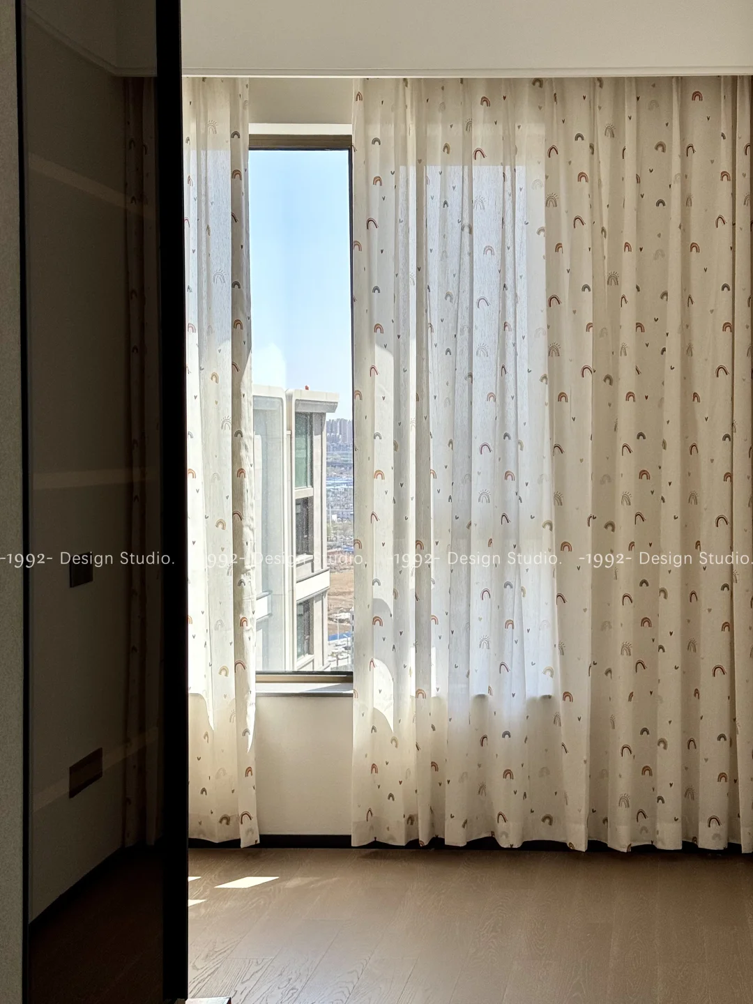 女儿房窗帘挑到眼花｜结果一眼沦陷彩虹纱🌈