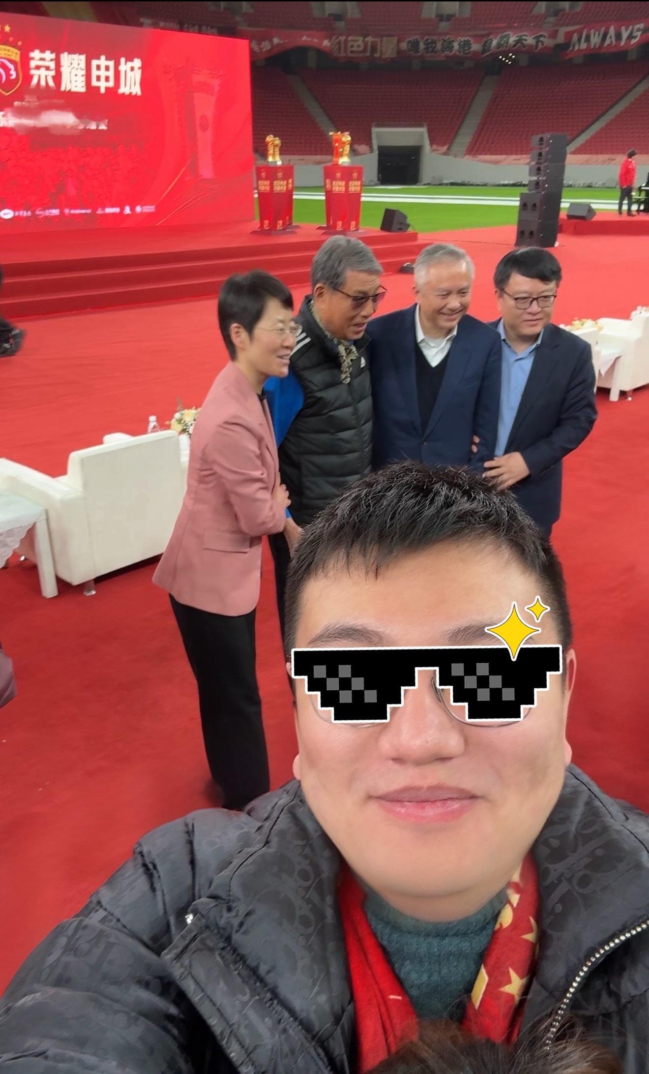 和解市长与足球教父徐根宝老照片。请无视我的双下巴 