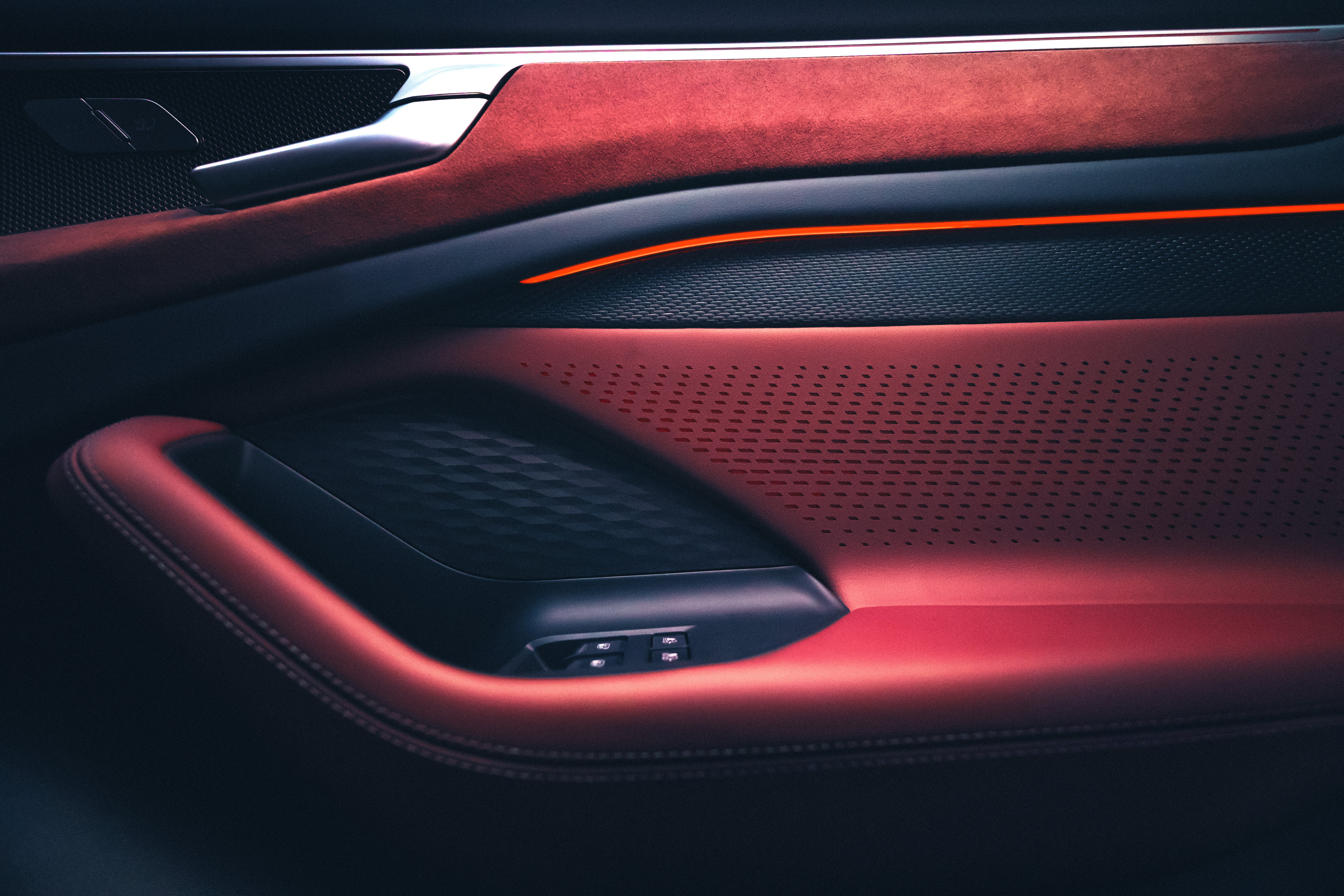 全新奥迪 A6L 曼达洛银 瞎拍一下空气悬架+CDC，同级唯一 3.0T+后轮转