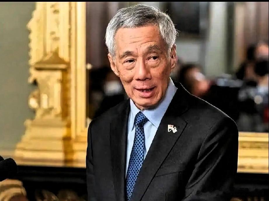 新加坡虽七成人口为华人，但不能因同根同源的文化就抱有不切实际的幻想。
李显龙访华