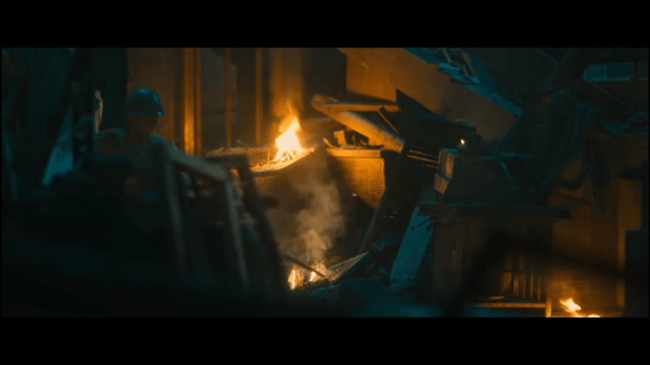 一边是被虐杀一边是新生命诞生 谁懂这种极致反差！一边是绝望一边是希望，新生命的到