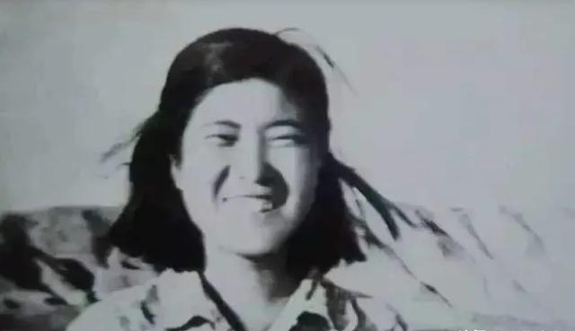 1958年，爱国将领杨虎城的女儿杨拯陆在婚礼前离奇失踪，几日后，人们在冰雪之中发