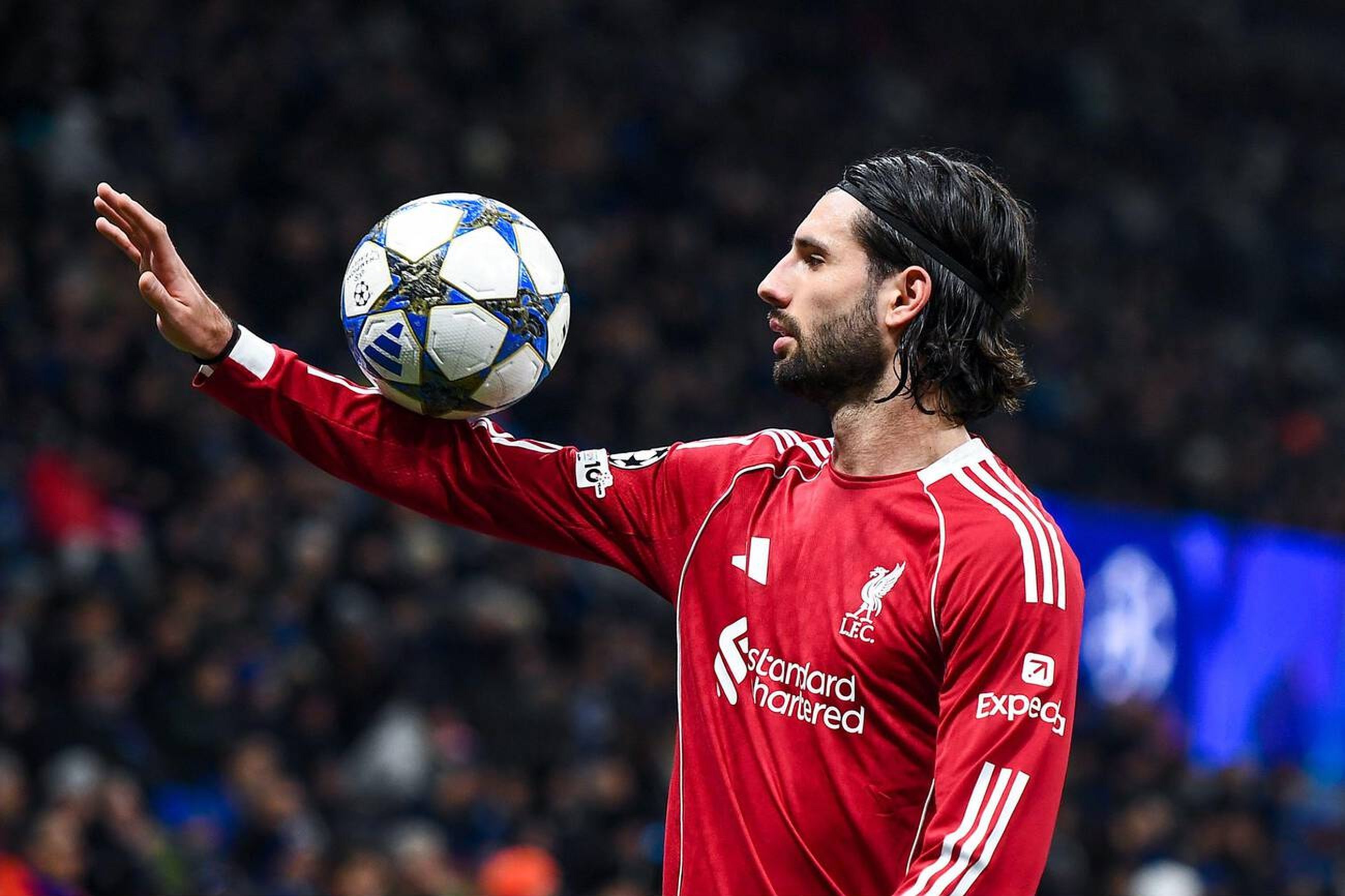 索博斯洛伊索博斯洛伊欧冠联赛 点球谁来踢，索博斯洛伊像玩球的小海豹 