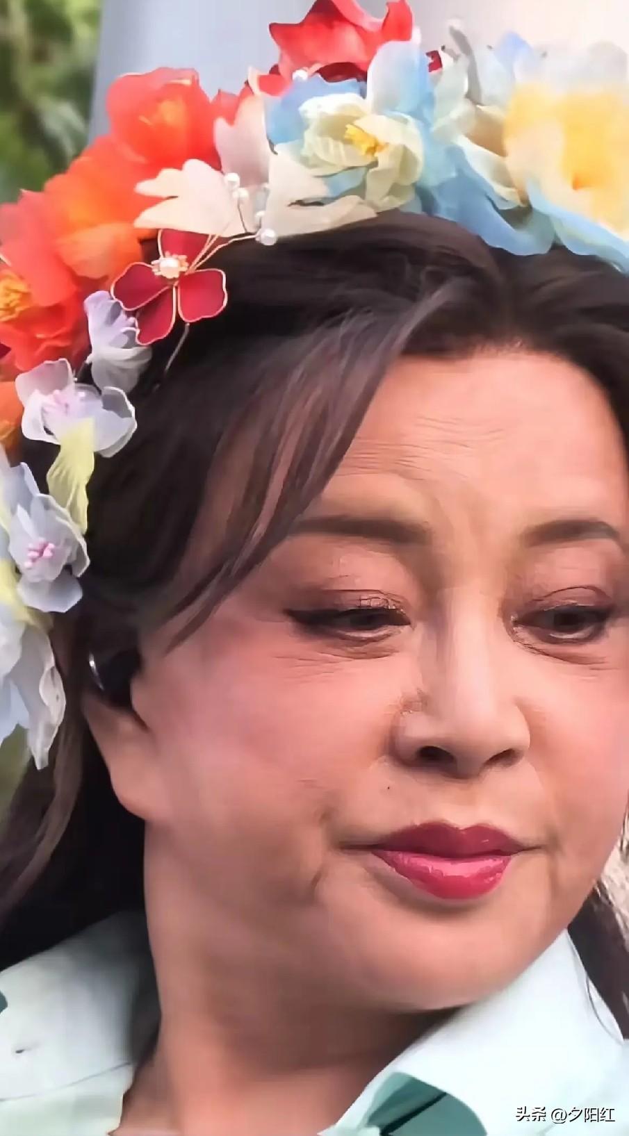 我的乖乖刘晓庆，本就天生丽质。可都70多岁的人了，看着却极为“年轻”，宛如20几