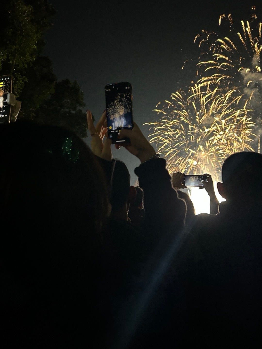 又到了今天吊带明天羽绒后天短袖的季节 :图文无关） 