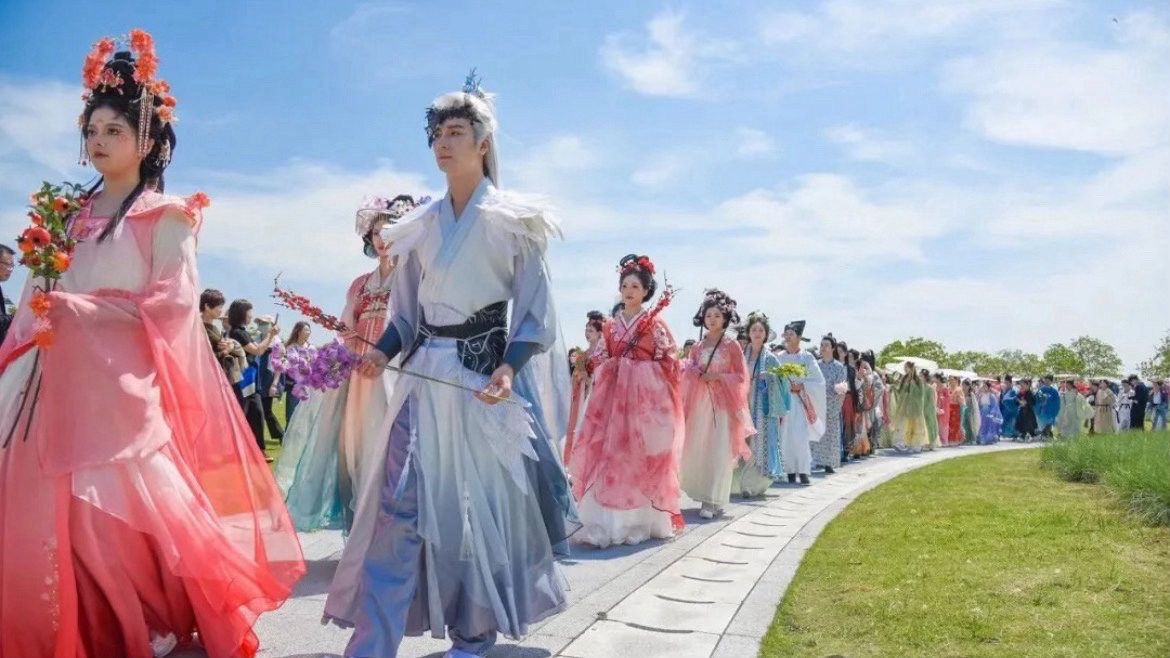 玉环五一花神巡游开出致富路五一假期玉环文旅市场火热爆棚，客流、门票收入大幅同比增