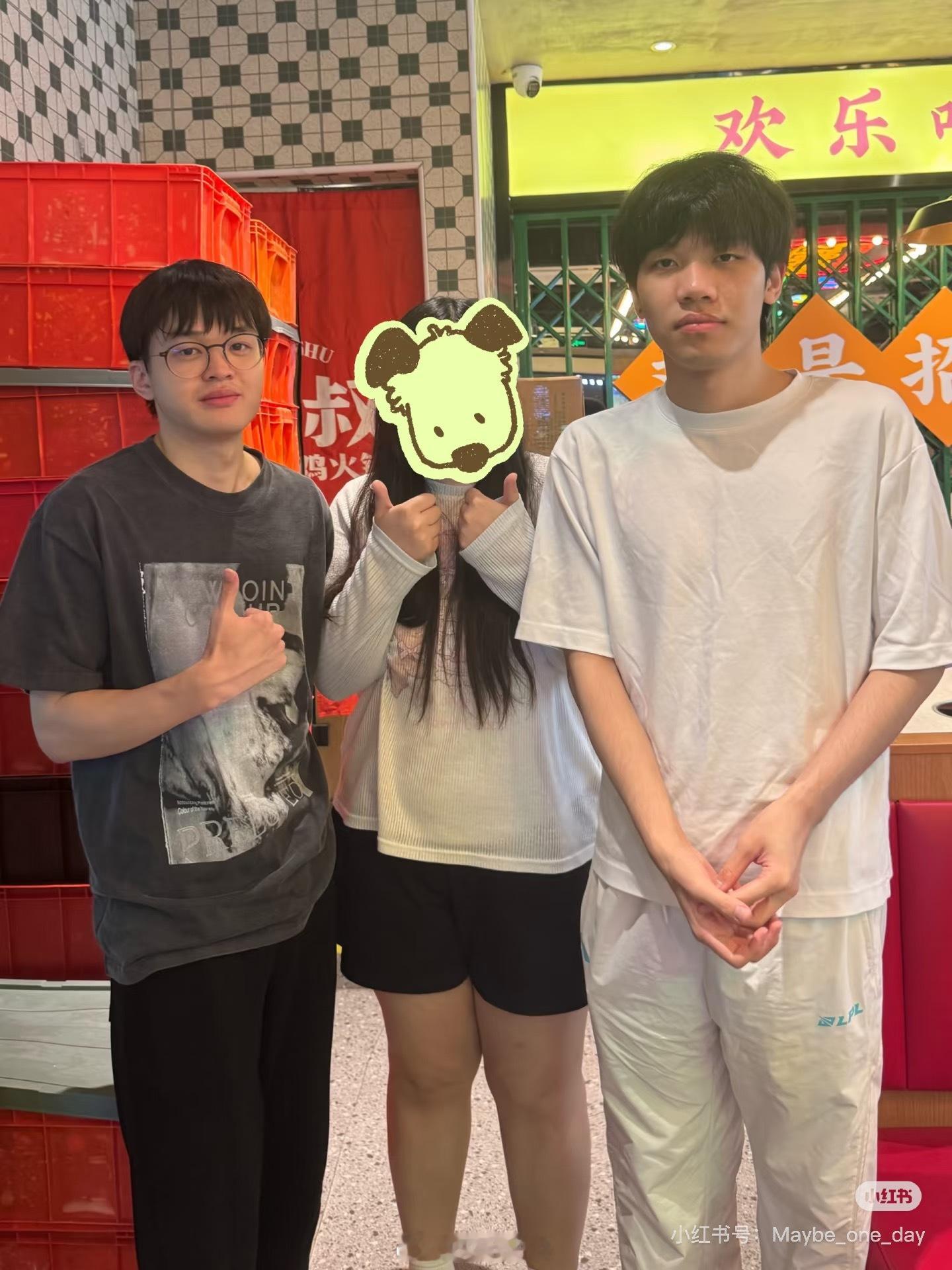 网友偶遇Xun ON Jiejie Zikacr.LGD.LWXal对战blg2