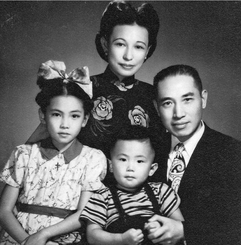 1943年，郭婉莹难产住院，可他的丈夫却在寡妇家过夜。出院后，郭婉莹梳洗打扮一番