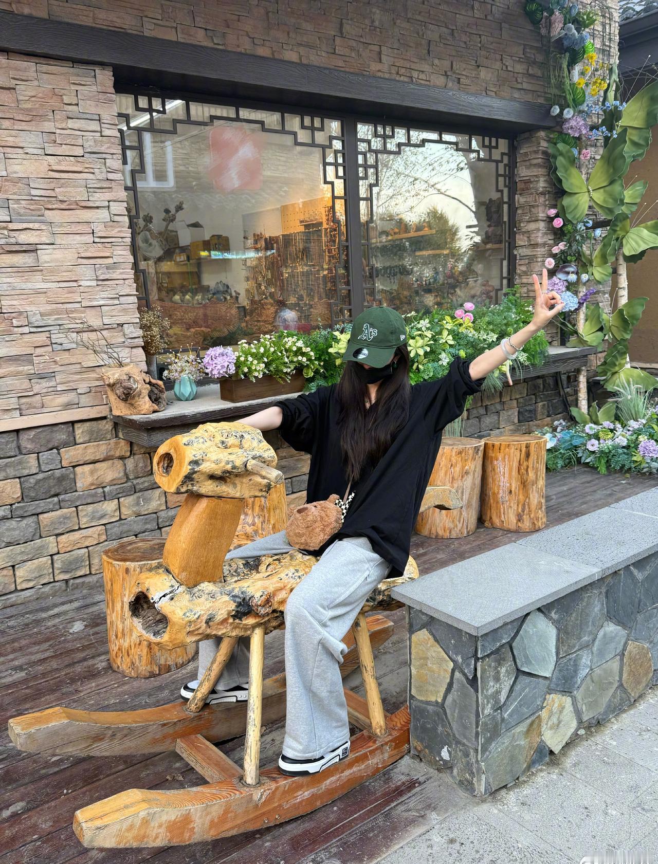 女明星私服  ‖  杨幂、王楚然、卢昱晓、章若楠、包上恩、贾静雯、高圆圆 ​​​