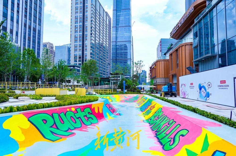 5月16日，记者在位于奥体西路与安成街交叉口西北侧的济南中央商务区核心区看到，一
