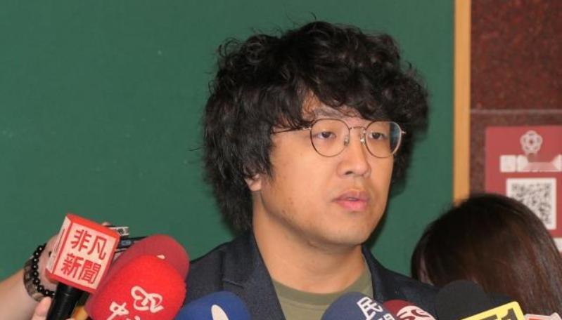 沈伯洋吓坏了！
民进党进入戒备状态！


沈伯洋这事有意思。
前几天还公开露面的