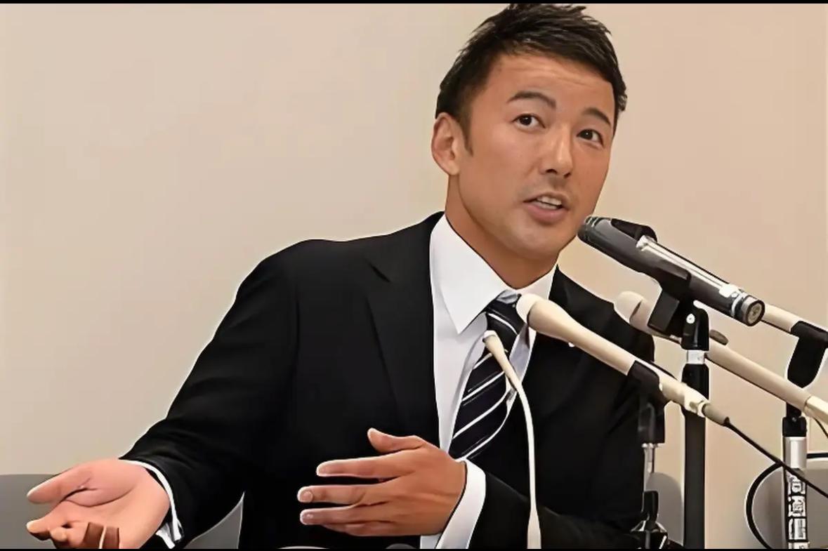 日本国会现场突发震撼一幕，彻底打破了右翼政客们的嚣张气焰！平日里动辄叫嚣“对华强