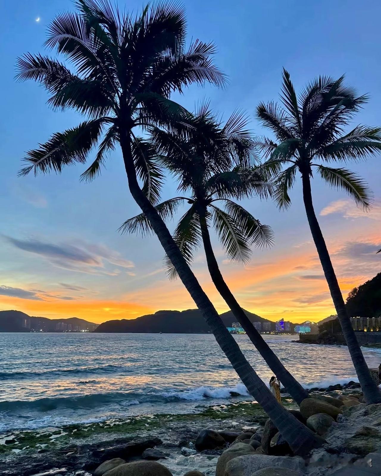 拥抱碧海蓝天，开启悠闲海岛时光。
​早安[太阳]